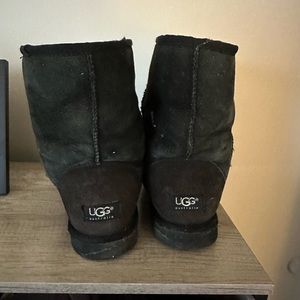 UGGS